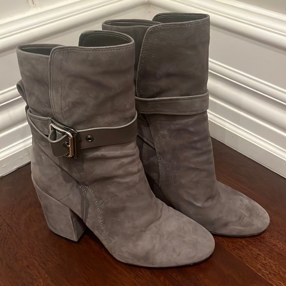 Vince Camuto Damefaris- Graystone Suede- 7M with box - Picture 2 of 10